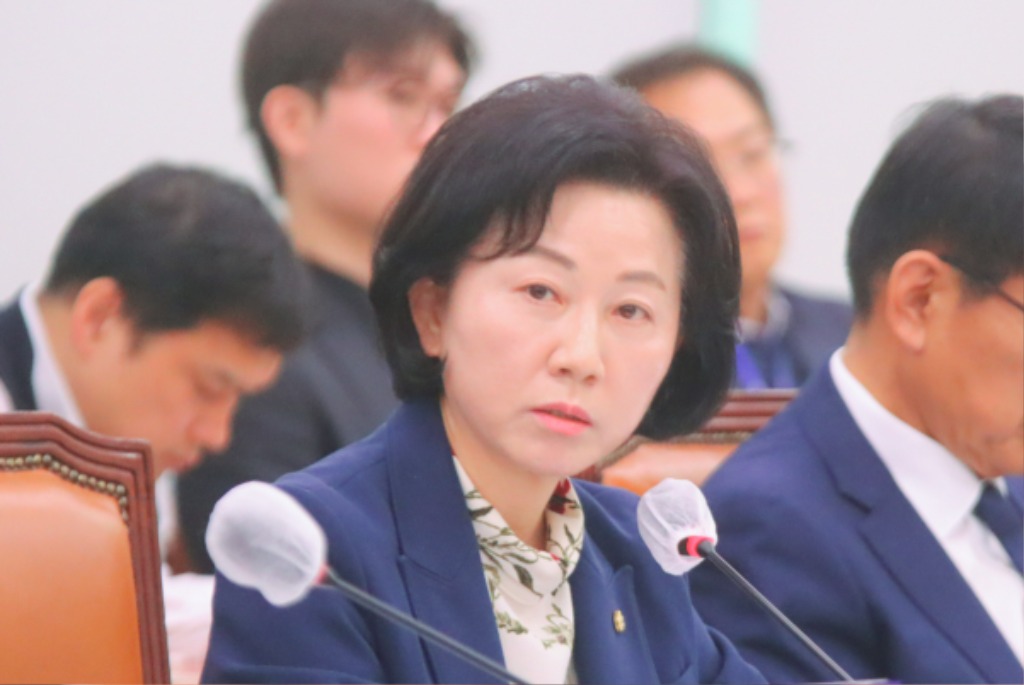 송옥주_국회의원_사진-보정.jpg