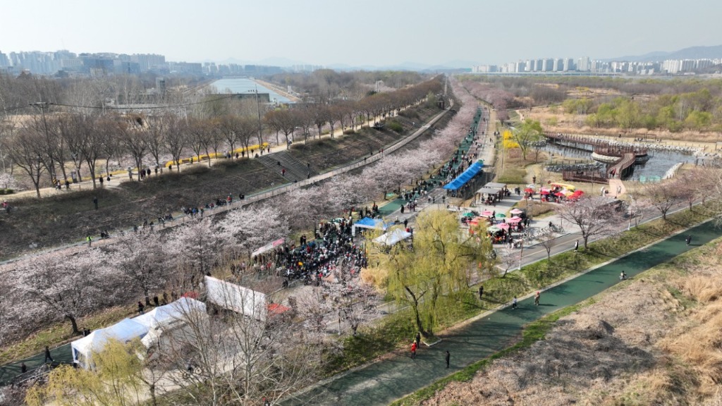 (사진4)하남시 ‘봄봄 문화축제’ 성황… 공연·체험 가득한 봄날의 향연.jpg